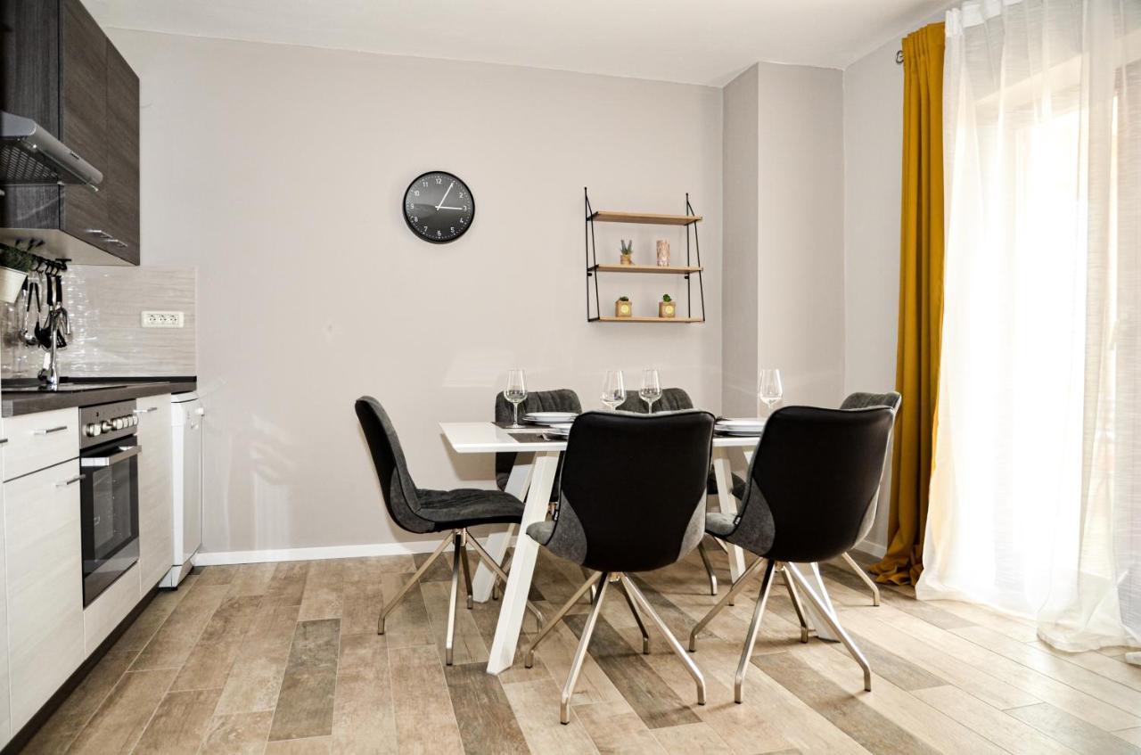 Family Friendly Apartments With A Swimming Pool Povljana, Pag - 244 エクステリア 写真