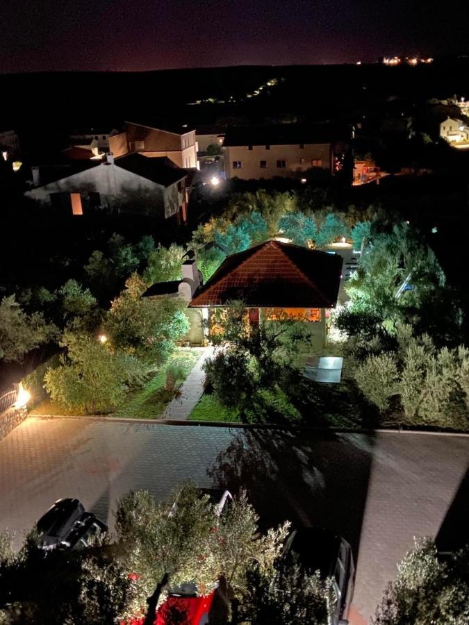 Family Friendly Apartments With A Swimming Pool Povljana, Pag - 244 エクステリア 写真