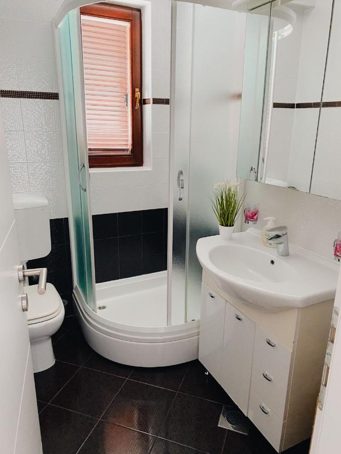 Family Friendly Apartments With A Swimming Pool Povljana, Pag - 244 エクステリア 写真